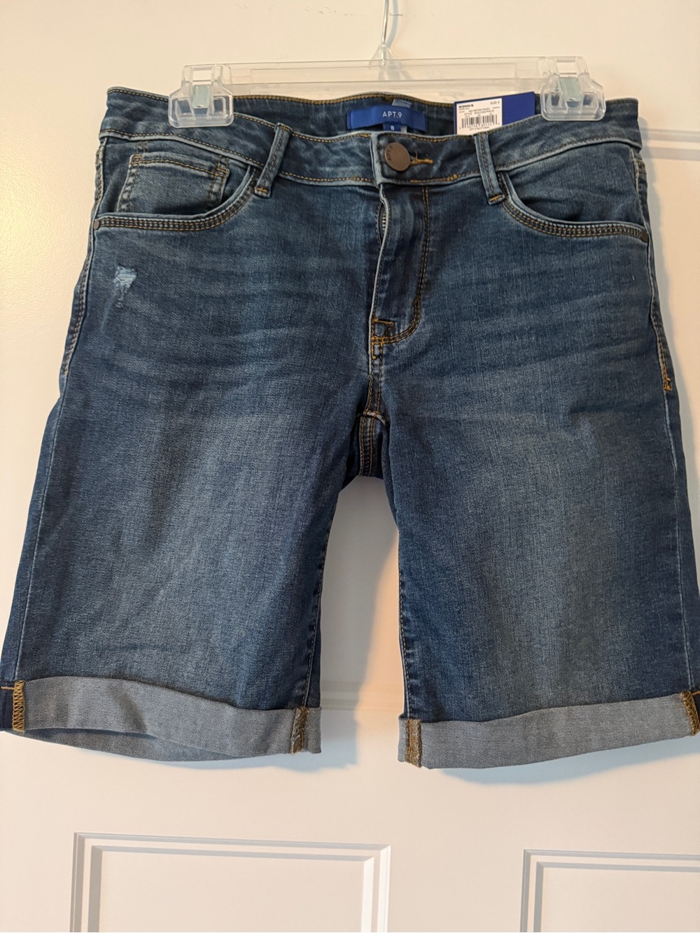 Apt. 9 women’s Dark Blue Denim Bermuda Shorts, size 8